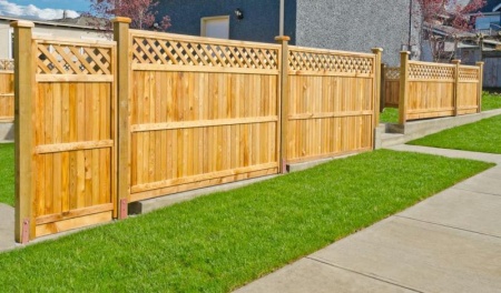 Pose de cl&ocirc;ture sur mesure : crit&egrave;res et mat&eacute;riaux adapt&eacute;s